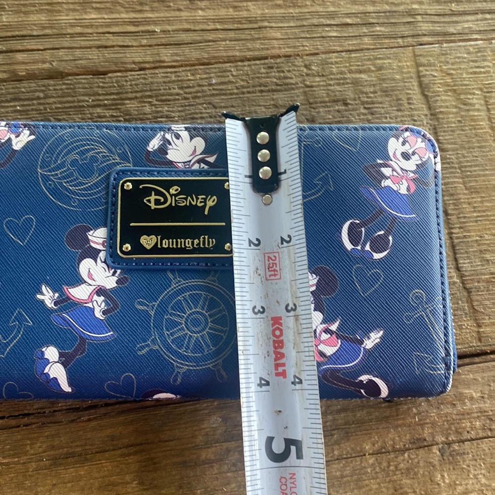 Loungefly x Disney Navy&White full zip wallet. Sailor Minnie Mouse pin up. - Picture 6 of 7